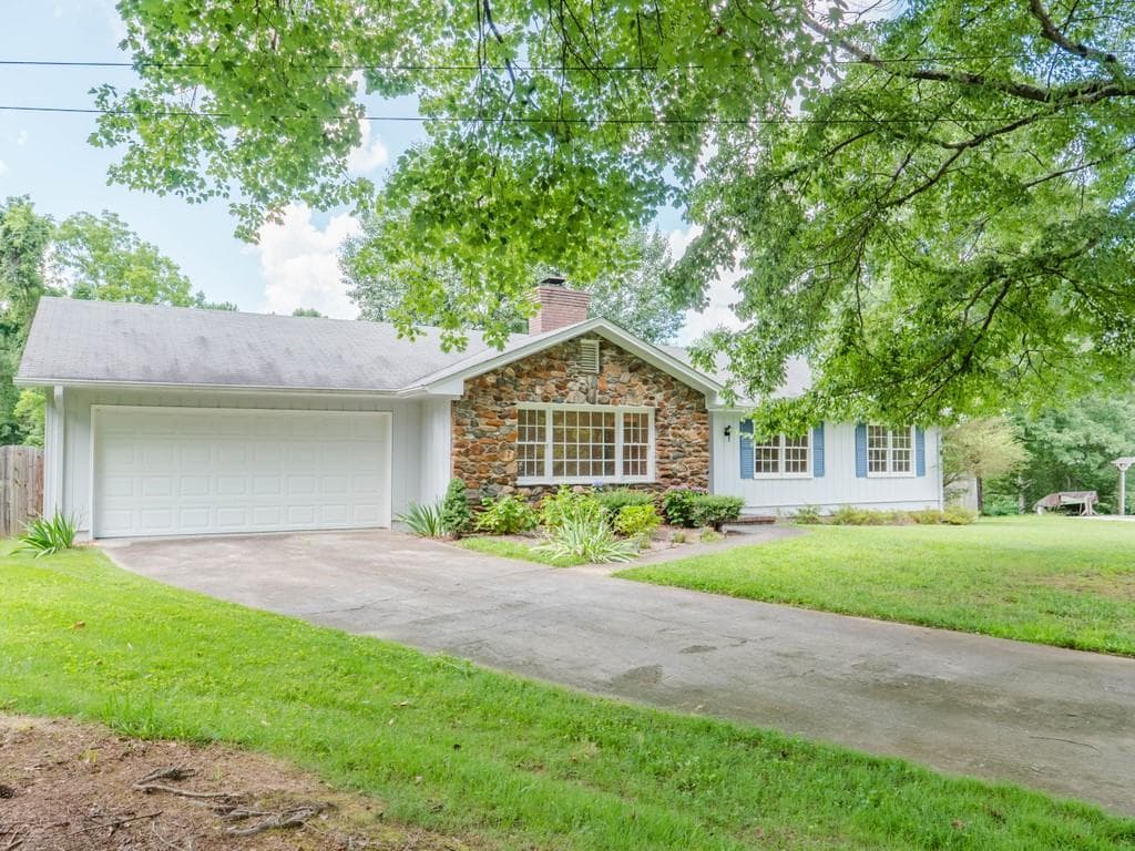 168 Huntcliff Court, Marietta, GA 30066 — most recent listing photo