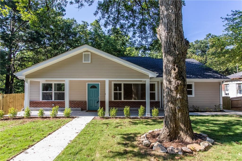 4 bedroom, 3 bathroom, 2,200 sq ft single family residence sold at 2340 Larchwood Road, Atlanta, GA 30310