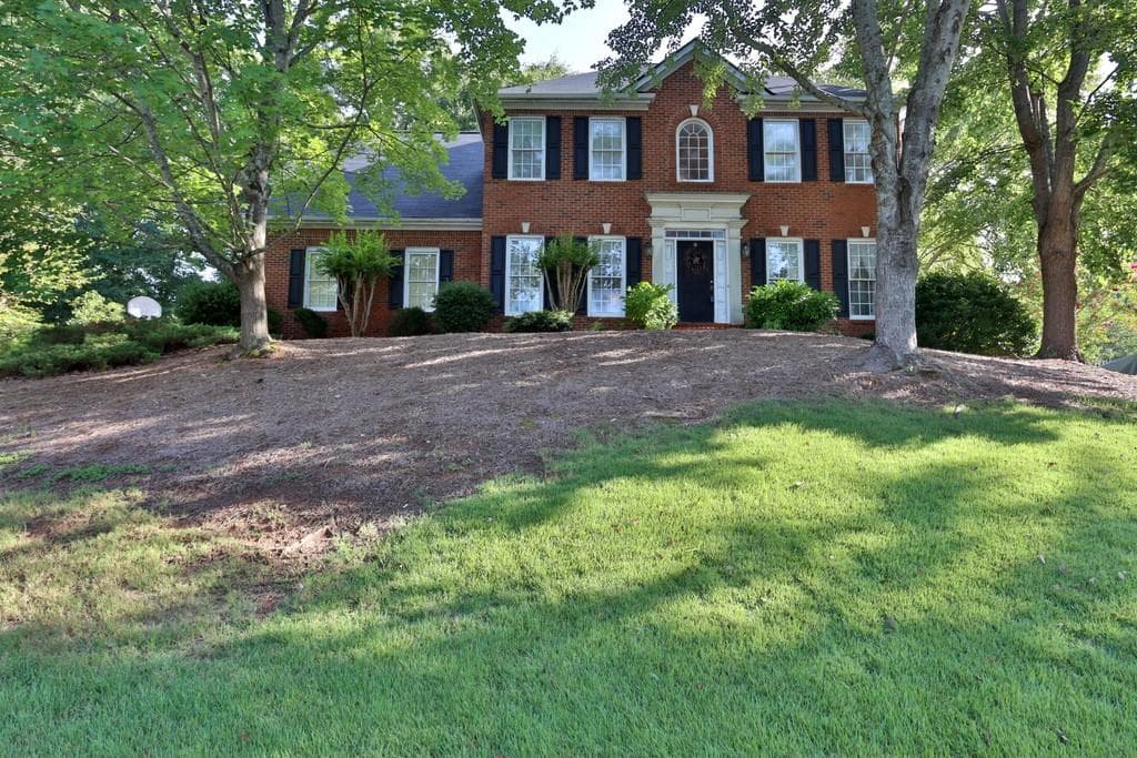 5 bedroom, 3 bathroom, 2,434 sq ft single family residence sold at 1015 Oakvale Rise, Alpharetta, GA 30004
