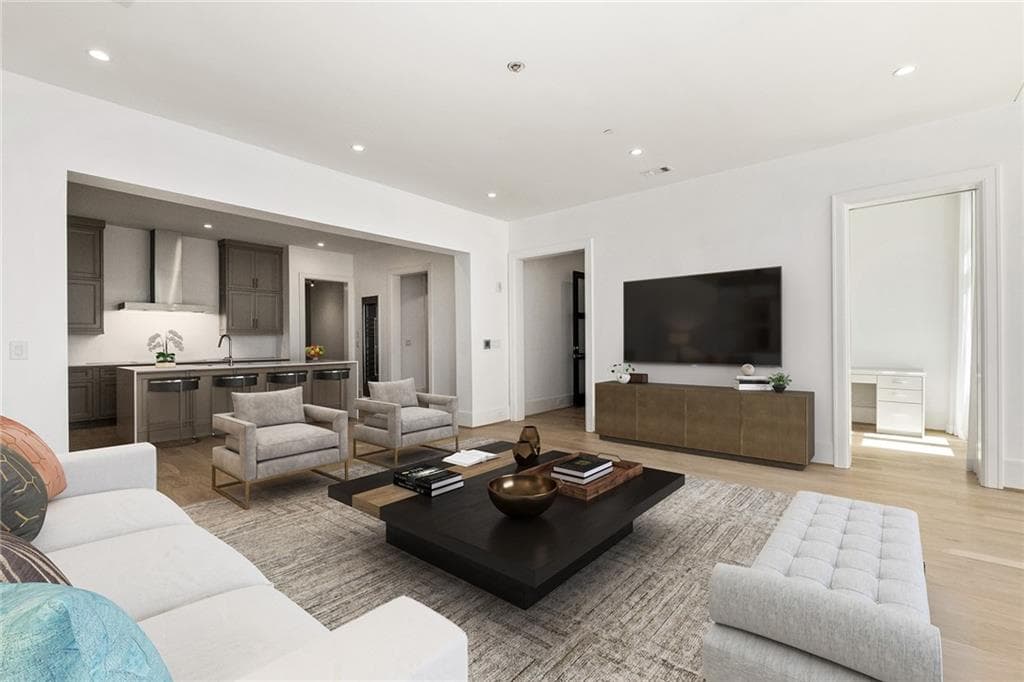 2 bedroom, 3 bathroom, 2,400 sq ft condominium sold at 1301 Peachtree Street 4D, Atlanta, GA 30309