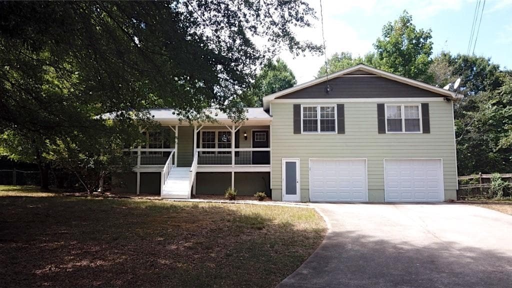 3 bedroom, 2 bathroom, 1,512 sq ft single family residence sold at 305 Hilltop Lane, Woodstock, GA 30188