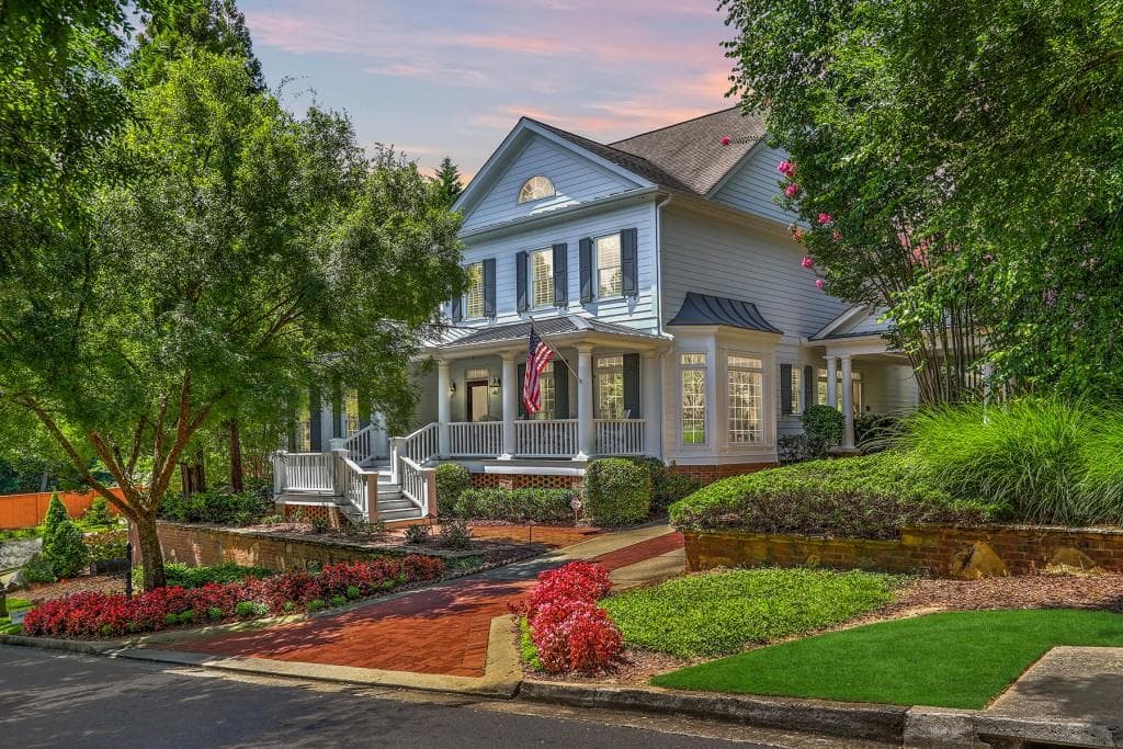4 bedroom, 6 bathroom, 5,866 sq ft single family residence sold at 3901 Hazelhurst Drive, Marietta, GA 30066