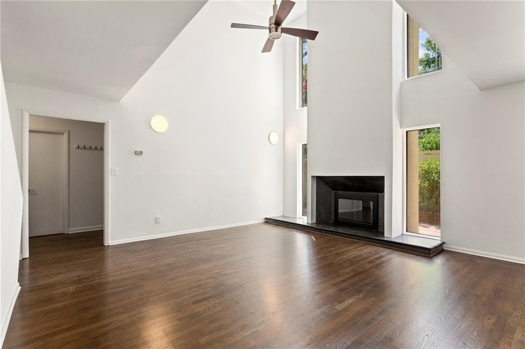 3 bedroom, 3 bathroom, 1,764 sq ft townhouse sold at 1337 S Ponce de Leon Avenue, Atlanta, GA 30306