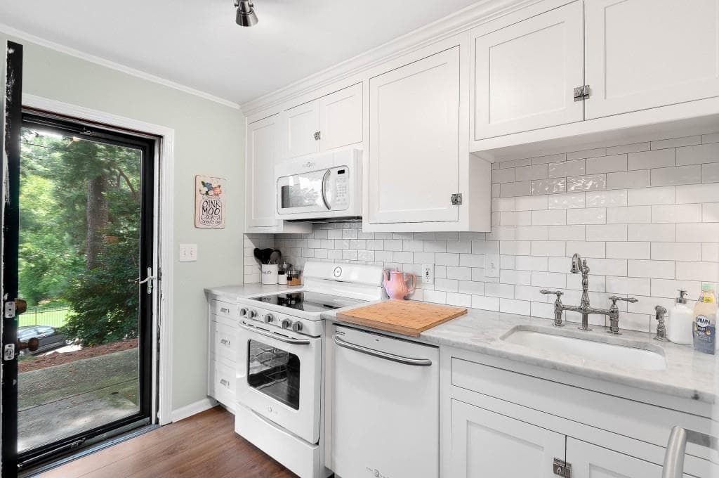 2 bedroom, 2 bathroom, 1,054 sq ft townhouse sold at 3135 Buford Highway 7, Brookhaven, GA 30329