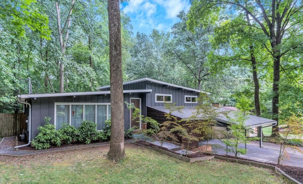 3 bedroom, 3 bathroom, 2,024 sq ft single family residence sold at 3378 Regalwoods Drive, Atlanta, GA 30340