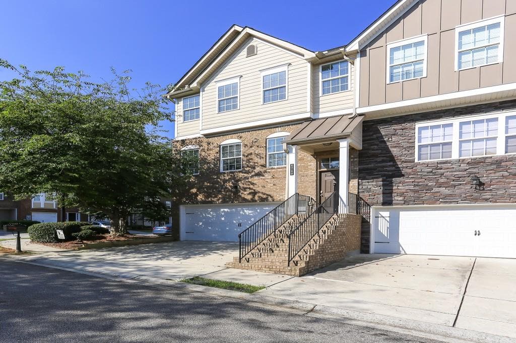 4240 Buford Valley Way, Buford, GA 30518 — most recent listing photo
