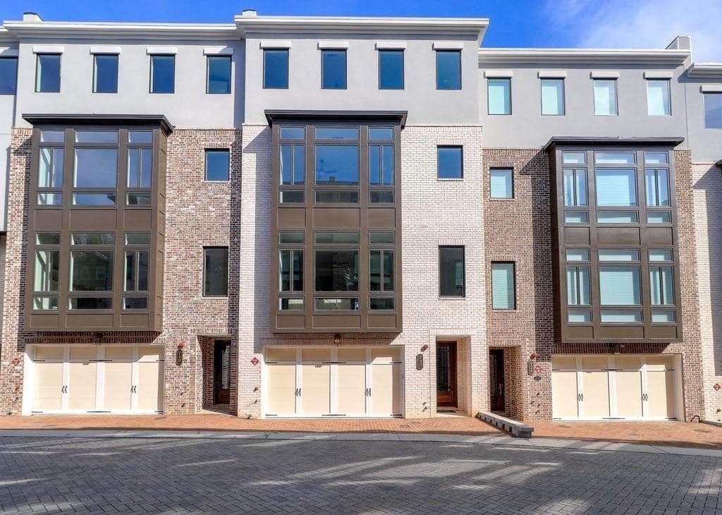 708 Lenox Lane, Atlanta, GA 30324 — most recent listing photo