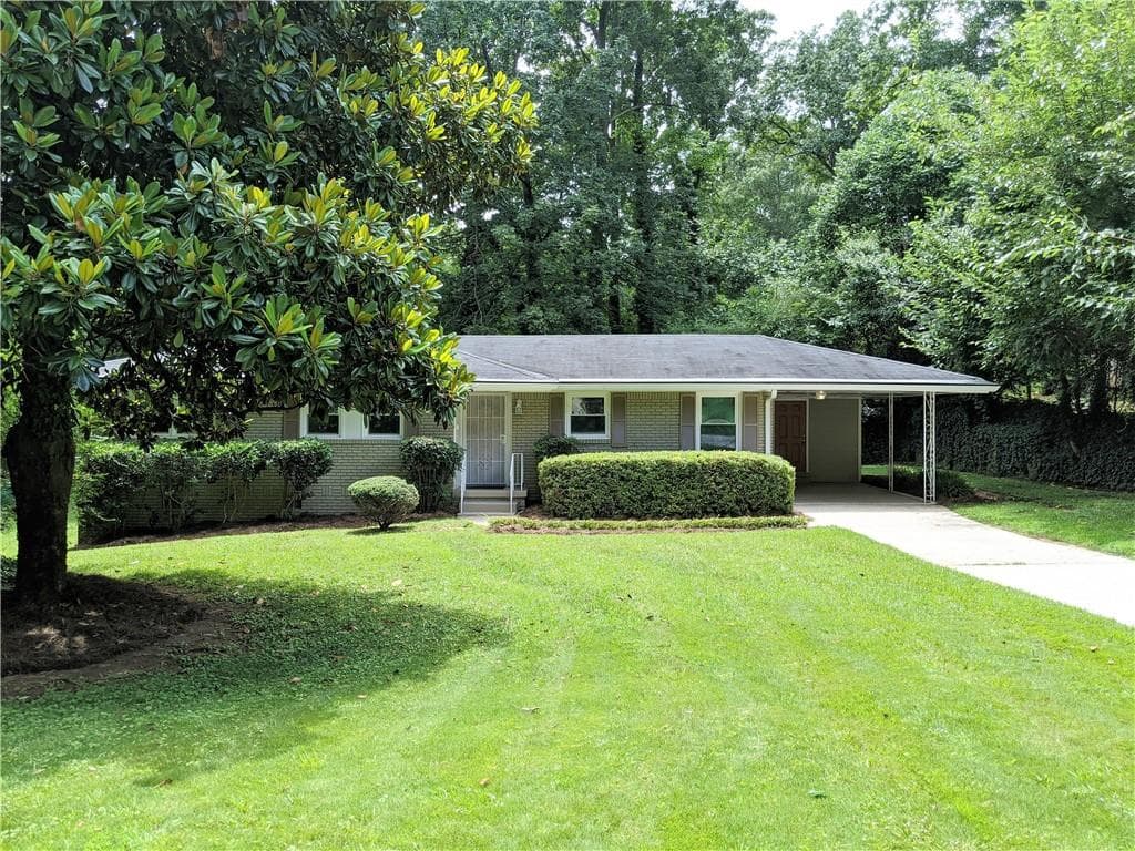 3 bedroom, 3 bathroom, 1,402 sq ft single family residence sold at 1923 Wee Kirk Road, Atlanta, GA 30316