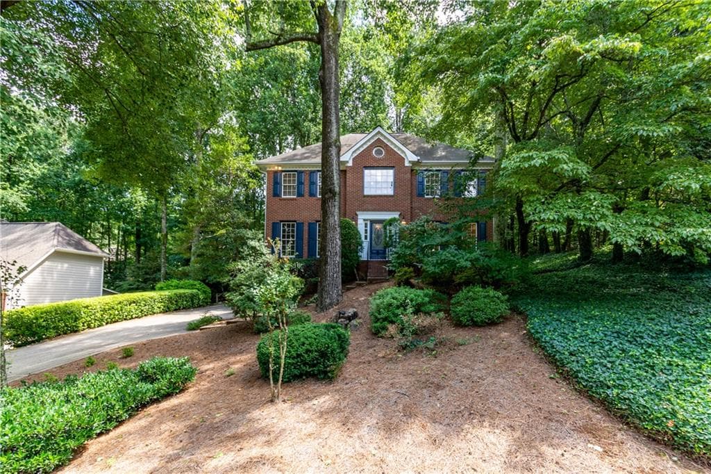 4 bedroom, 3 bathroom, 2,578 sq ft single family residence sold at 4431 Windsor Oaks Circle, Marietta, GA 30066