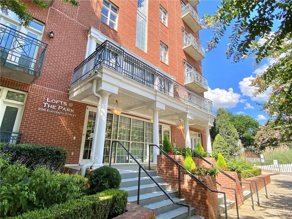 1 bedroom, 1 bathroom, 1,080 sq ft condominium sold at 206 11th Street 304, Atlanta, GA 30309