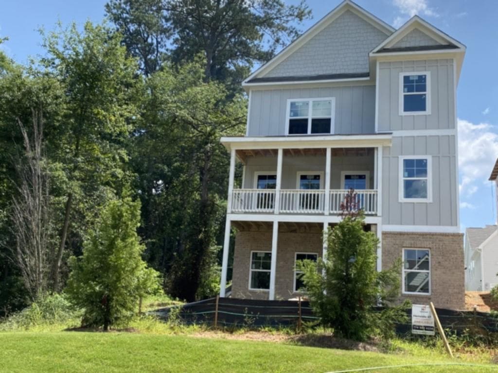 3 bedroom, 4 bathroom, 2,495 sq ft single family residence sold at 985 Shelnutt Drive, Marietta, GA 30060