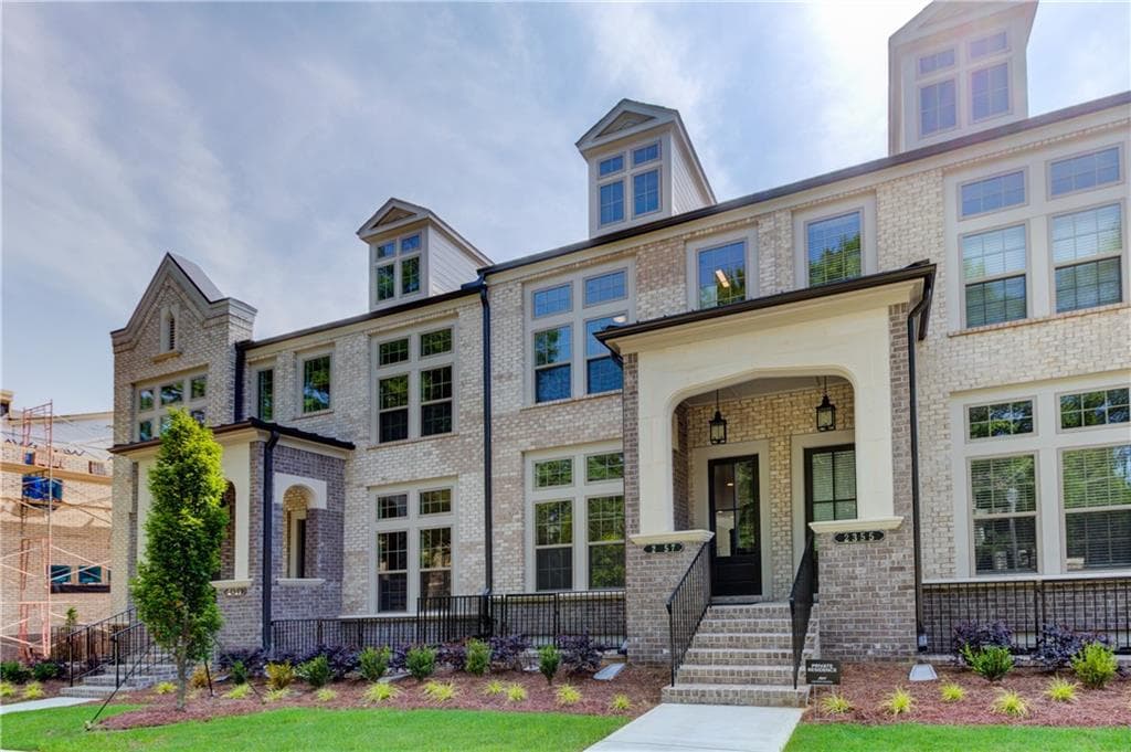 3 bedroom, 4 bathroom, 2,280 sq ft townhouse sold at 2357 Brissett Lane 38, Brookhaven, GA 30319