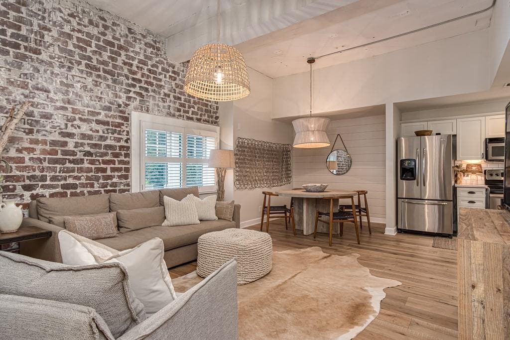 1026 Saint Charles Avenue 14, Atlanta, GA 30306 — most recent listing photo