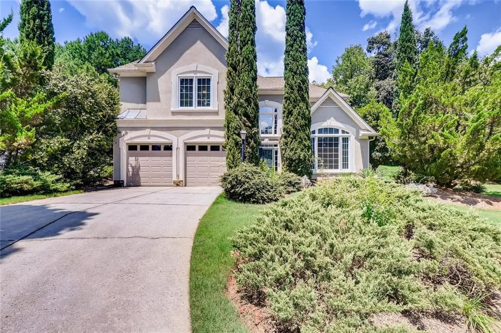 2046 Beaumont Lane, Dunwoody, GA 30338 — most recent listing photo