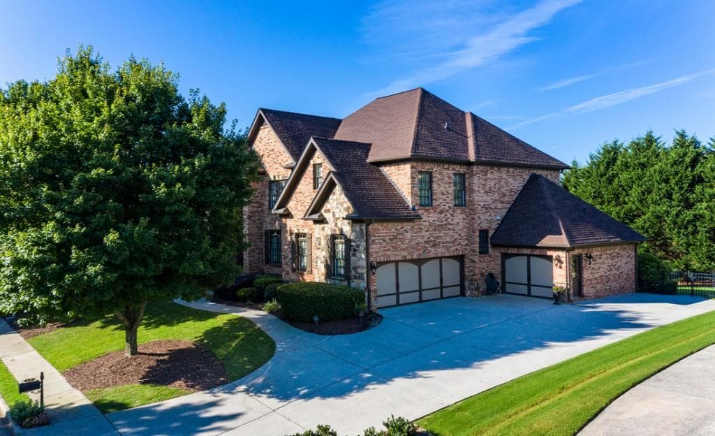 5 bedroom, 5 bathroom, 5,584 sq ft single family residence sold at 2711 Trailing Ivy Way, Buford, GA 30519