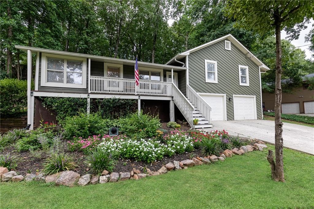 3 bedroom, 3 bathroom, 1,828 sq ft single family residence sold at 1980 Trophy Drive, Marietta, GA 30062