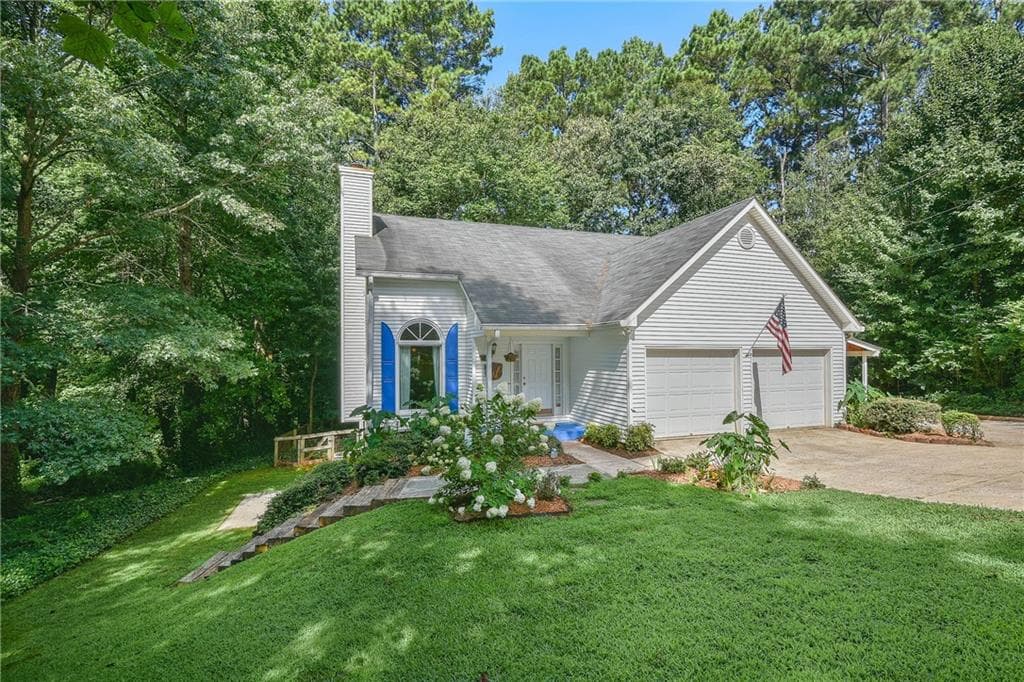 6085 Carriage Drive, Cumming, GA 30028 — most recent listing photo