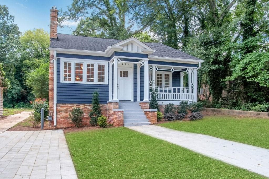 4 bedroom, 3 bathroom, 2,936 sq ft single family residence sold at 1285 Greenwich Street, Atlanta, GA 30310
