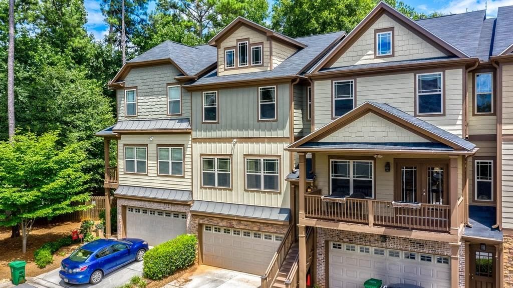 3 bedroom, 4 bathroom, 2,000 sq ft townhouse sold at 672 Emeril Drive, Decatur, GA 30032