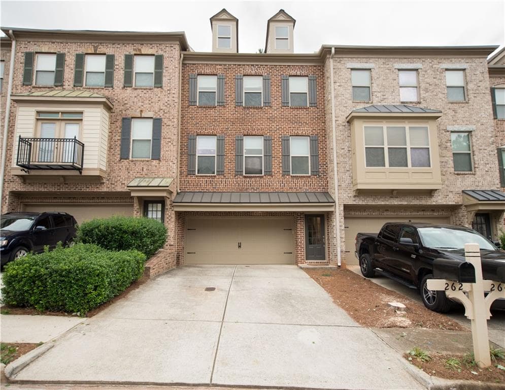 3 bedroom, 4 bathroom, 2,288 sq ft townhouse sold at 262 BELL GROVE Lane, Suwanee, GA 30024
