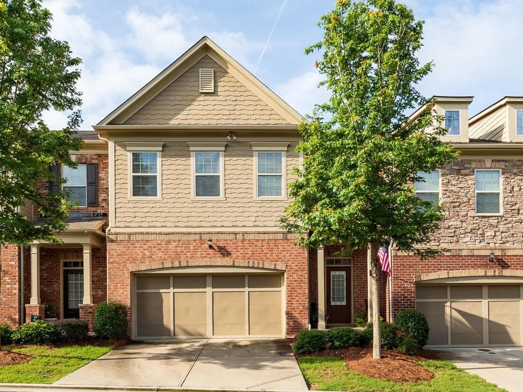 3 bedroom, 4 bathroom, 2,588 sq ft townhouse sold at 825 Northam Lane, Atlanta, GA 30342