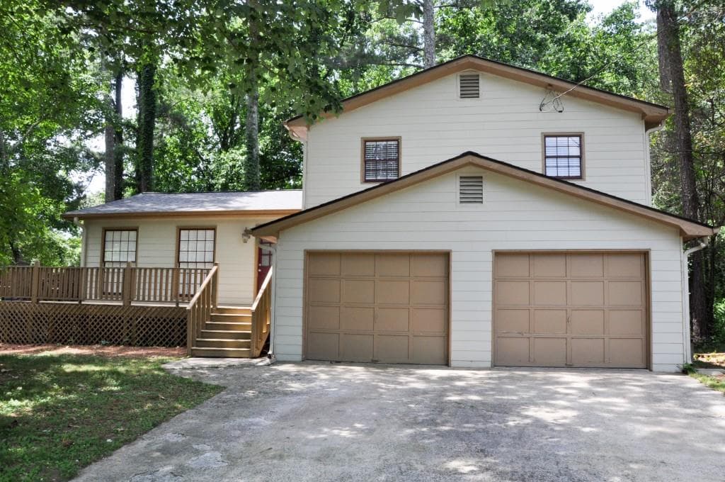 3 bedroom, 2 bathroom, 1,680 sq ft single family residence sold at 570 Rivercrest Drive, Woodstock, GA 30188