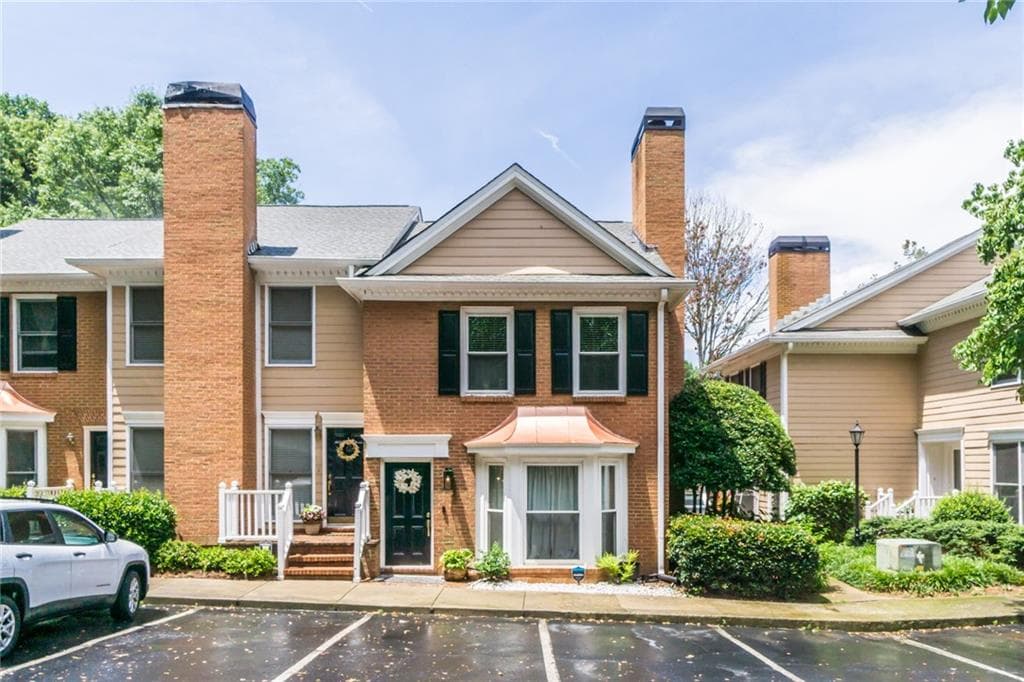 2 bedroom, 3 bathroom, 1,366 sq ft condominium sold at 7500 Roswell Road 69, Sandy Springs, GA 30350