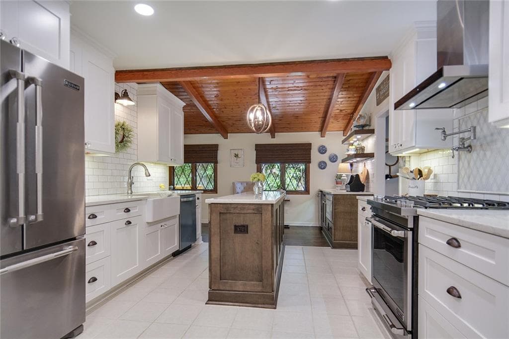4 bedroom, 3 bathroom, 2,532 sq ft single family residence sold at 403 Old Rosser Road, Stone Mountain, GA 30087