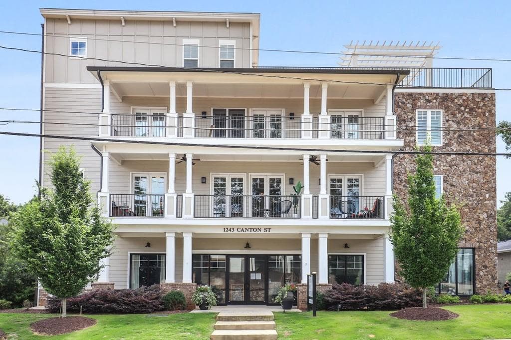 2 bedroom, 2 bathroom, 1,202 sq ft condominium sold at 201 Canton Way, Roswell, GA 30075