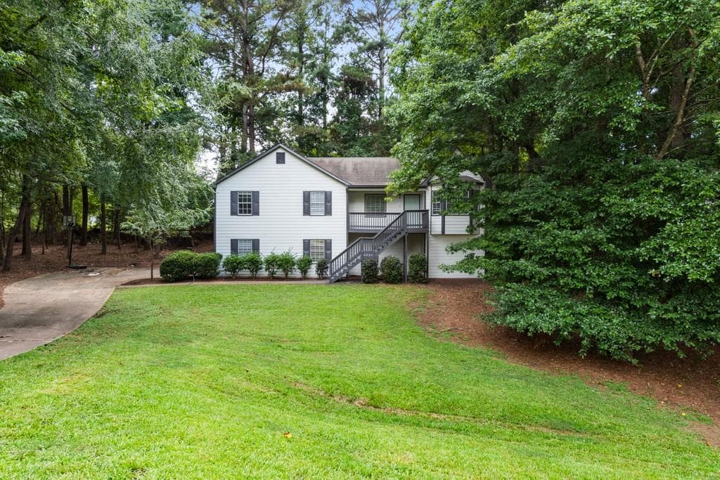 3 bedroom, 2 bathroom, 1,230 sq ft single family residence sold at 84 King Arthur Ct, Dallas, GA 30157