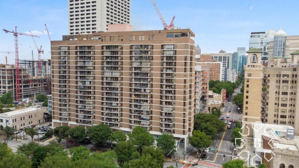 1 bedroom, 1 bathroom, 786 sq ft condominium sold at 620 Peachtree Street 1010, Atlanta, GA 30308