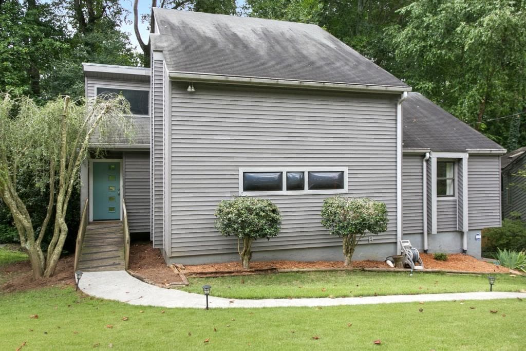 4 bedroom, 2 bathroom, 1,989 sq ft single family residence sold at 3730 Loveland Terrace, Atlanta, GA 30341