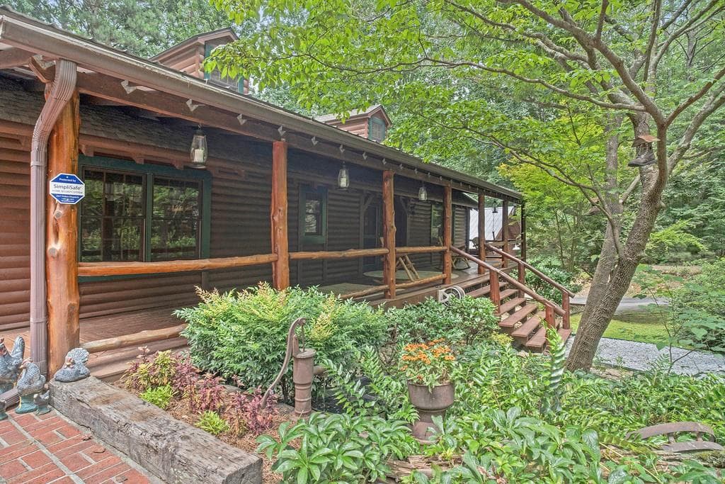 158 TIMBERLOST Trail, Suwanee, GA 30024 — most recent listing photo