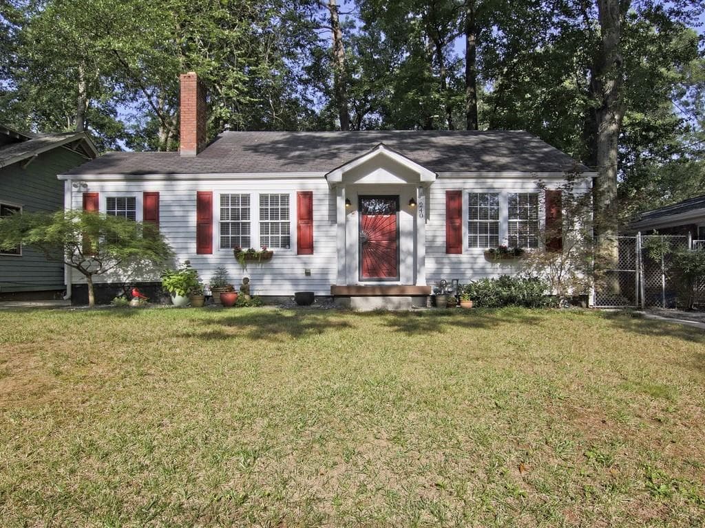 2 bedroom, 1 bathroom, 1,046 sq ft single family residence sold at 240 Sisson Avenue, Atlanta, GA 30317