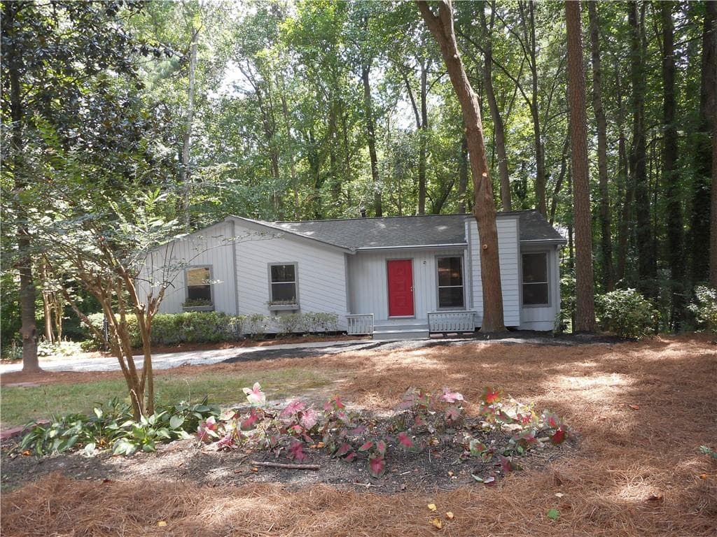 3 bedroom, 2 bathroom, 1,716 sq ft single family residence sold at 752 Dover Street, Marietta, GA 30066