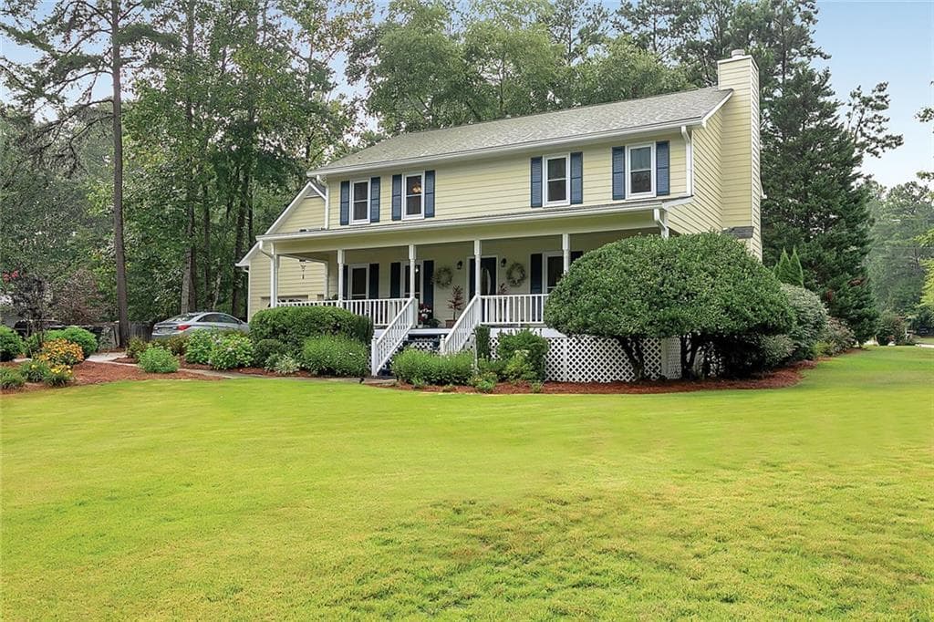 4 bedroom, 3 bathroom, 2,552 sq ft single family residence sold at 560 Leah Drive, Powder Springs, GA 30127