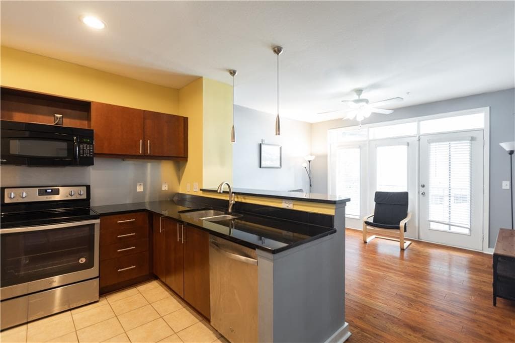1 bedroom, 1 bathroom, 832 sq ft condominium sold at 390 17th Street 3002, Atlanta, GA 30363