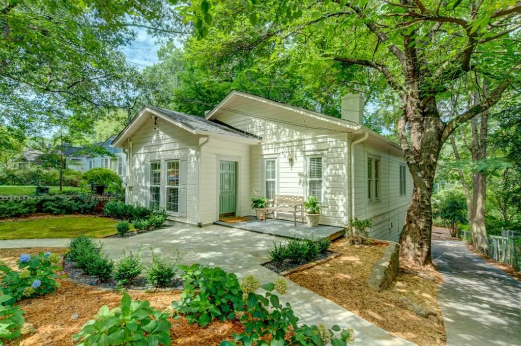 2 bedroom, 2 bathroom, 1,396 sq ft single family residence sold at 929 Underwood Avenue, Atlanta, GA 30316