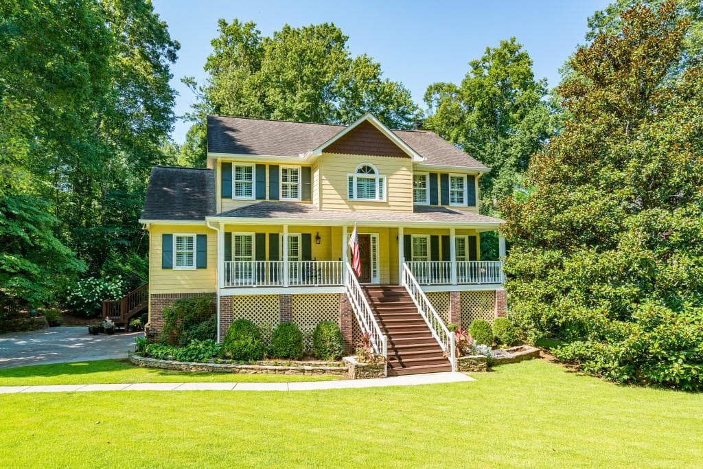3 bedroom, 3 bathroom, 2,480 sq ft single family residence sold at 2133 Bayford Court, Marietta, GA 30064
