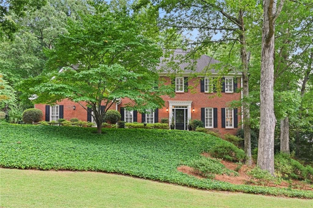 8565 Haven Wood Trail, Roswell, GA 30076 — most recent listing photo