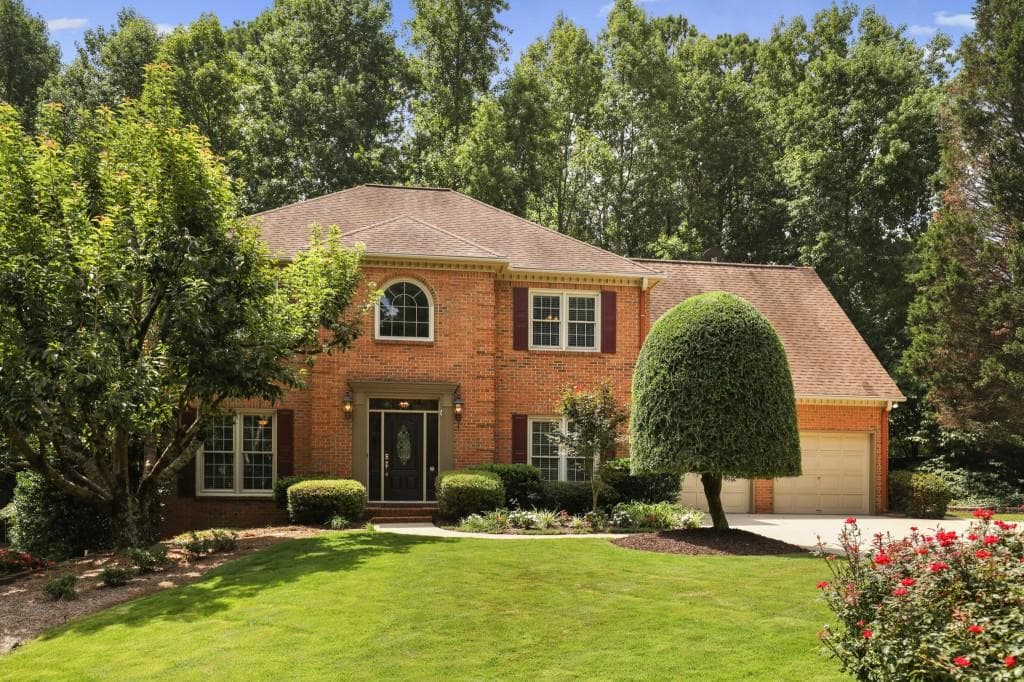 2065 Dunwoody Heritage Drive, Sandy Springs, GA 30350 — most recent listing photo