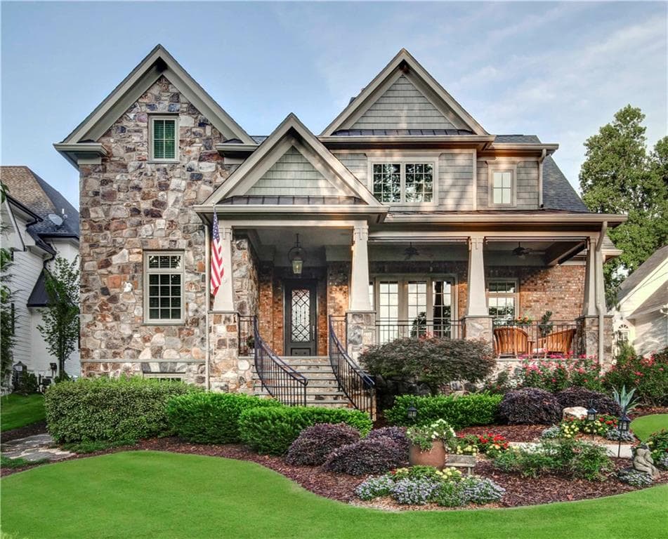 4745 E Conway Drive, Sandy Springs, GA 30327 — most recent listing photo