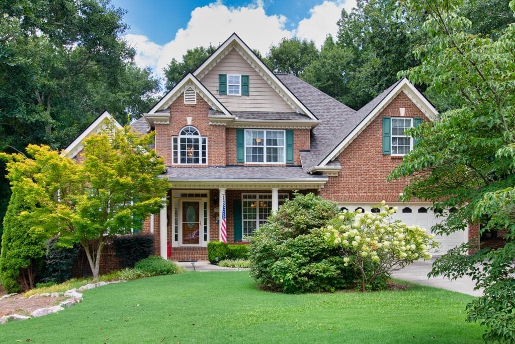 4 bedroom, 5 bathroom, 4,174 sq ft single family residence sold at 2633 Democracy Drive, Buford, GA 30519