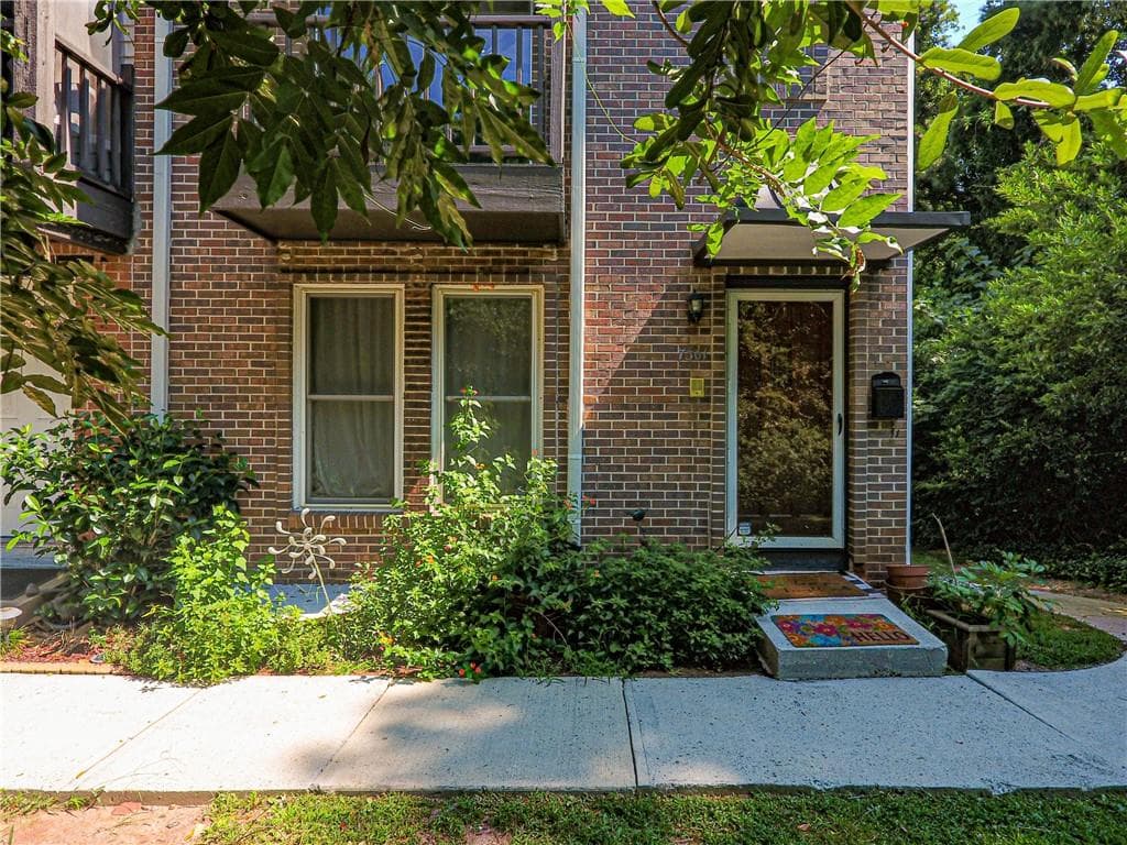 7301 Cardigan Circle 7301, Atlanta, GA 30328 — most recent listing photo