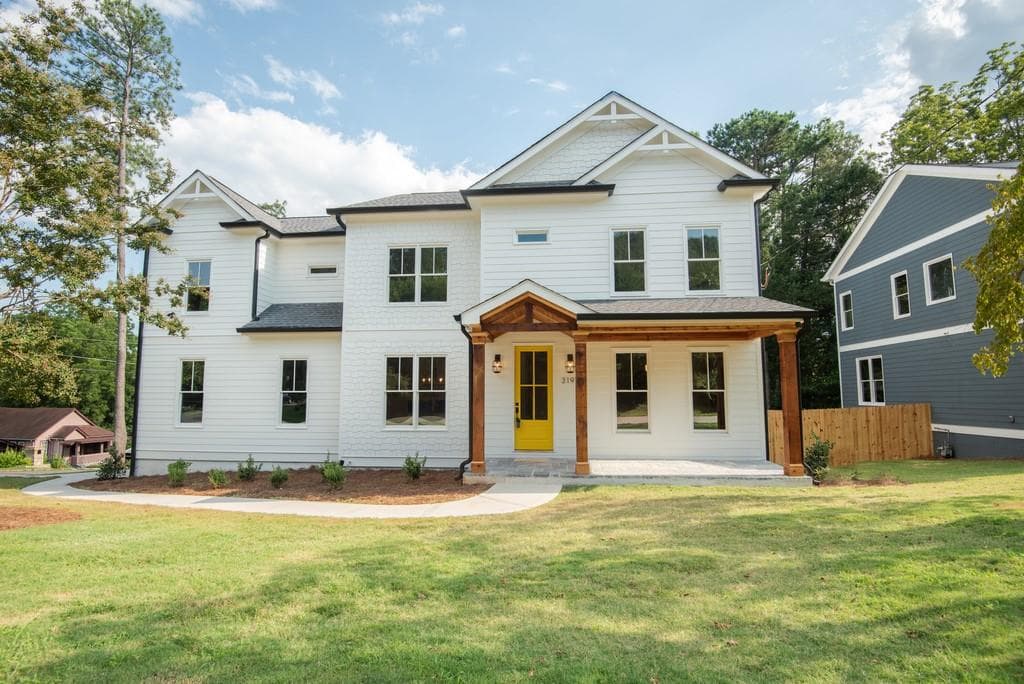 5 bedroom, 4 bathroom single family residence sold at 3197 Cedar Street, Scottdale, GA 30079
