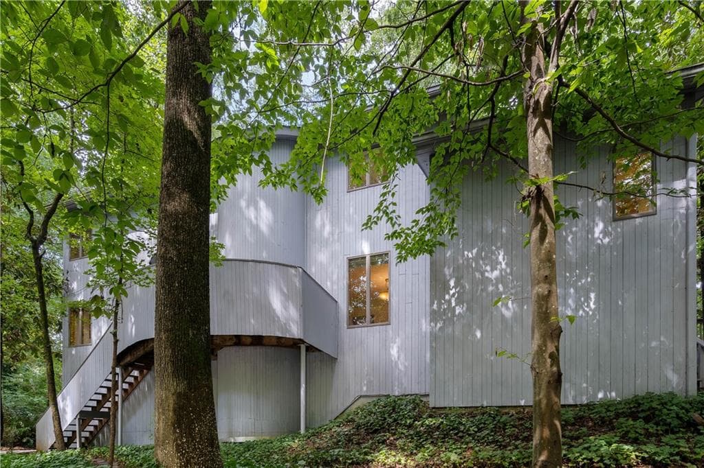 3 bedroom, 3 bathroom, 2,866 sq ft single family residence sold at 2742 Breckenridge Court, Atlanta, GA 30345