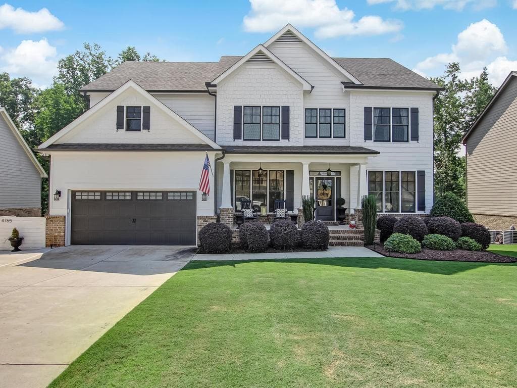 6 bedroom, 4 bathroom, 3,289 sq ft single family residence sold at 4765 Fairways Lane, Jefferson, GA 30549