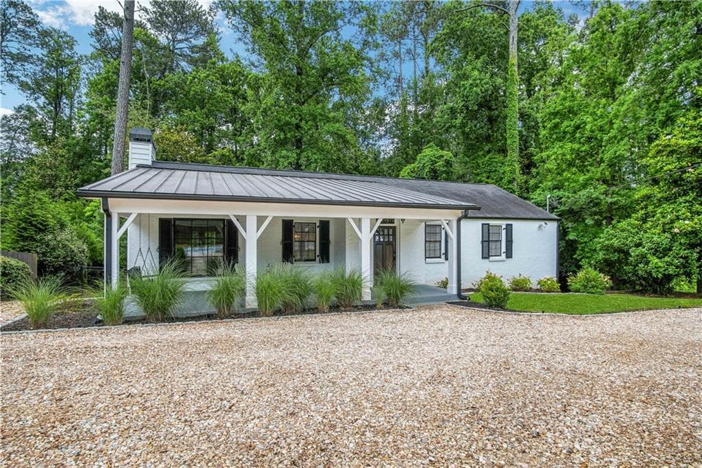 3 bedroom, 2 bathroom, 2,128 sq ft single family residence sold at 301 Windsor Parkway, Atlanta, GA 30342
