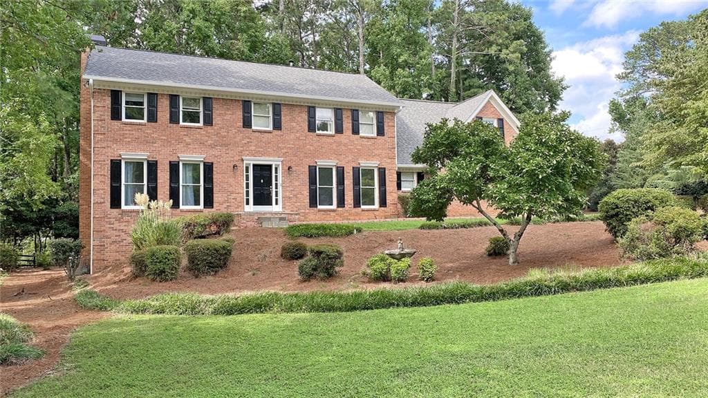 5 bedroom, 4 bathroom, 3,425 sq ft single family residence sold at 2805 Roxburgh Drive, Roswell, GA 30076
