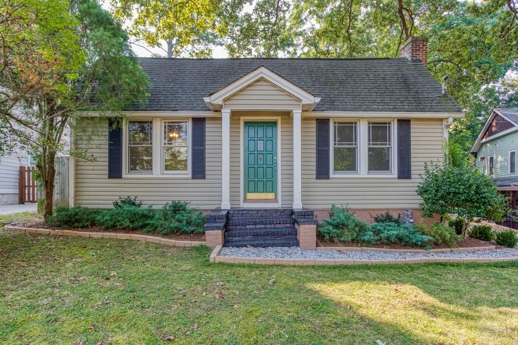 2 bedroom, 1 bathroom, 1,052 sq ft single family residence sold at 927 Emerson Avenue, Atlanta, GA 30316